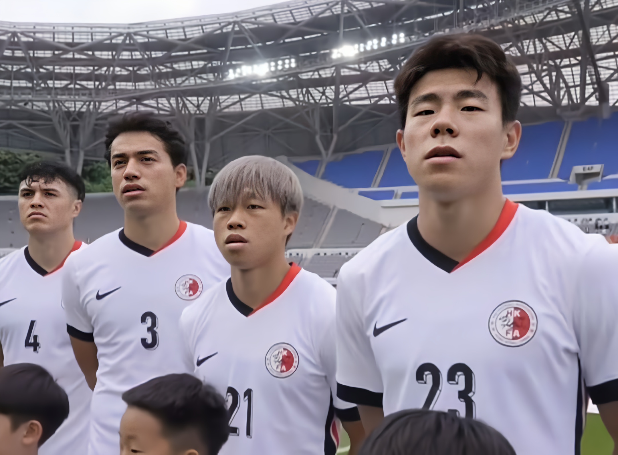 10险胜！国足东亚杯击败中国香港队，全场数据暴露结构隐患！(东亚杯国足成绩)
